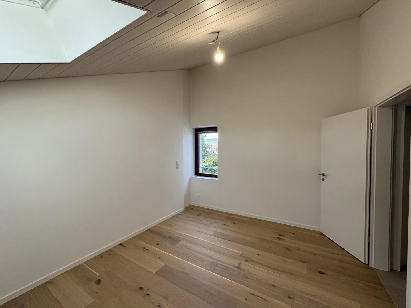 Triplex di Lusso con Vista Lago - Foto 3 di 9