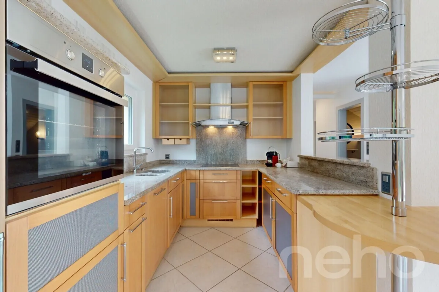Prächtiges Familienhaus mit 6.5 Zimmern, renoviert und mit großem Garten! - Foto 5 von 12