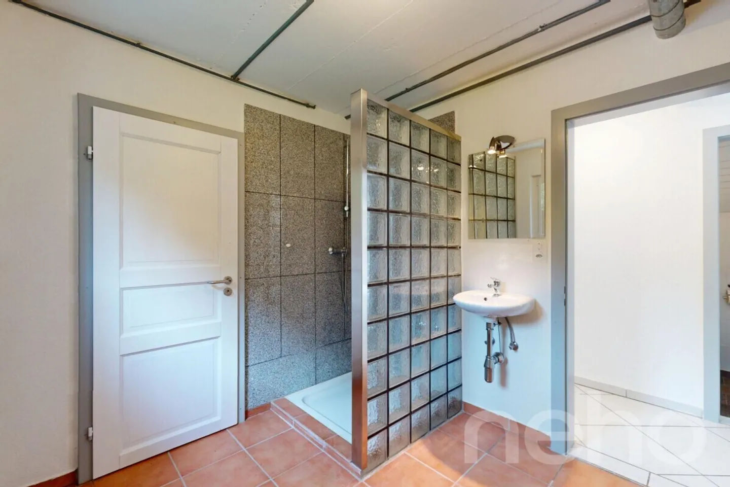 Prächtiges Familienhaus mit 6.5 Zimmern, renoviert und mit großem Garten! - Foto 9 von 12