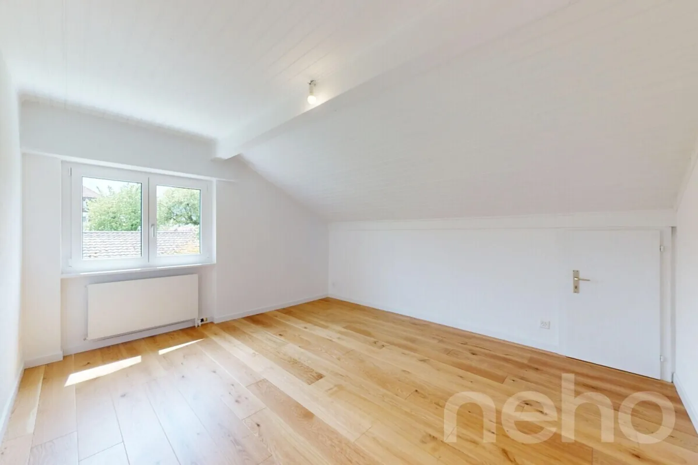 Prächtiges Familienhaus mit 6.5 Zimmern, renoviert und mit großem Garten! - Foto 10 von 12