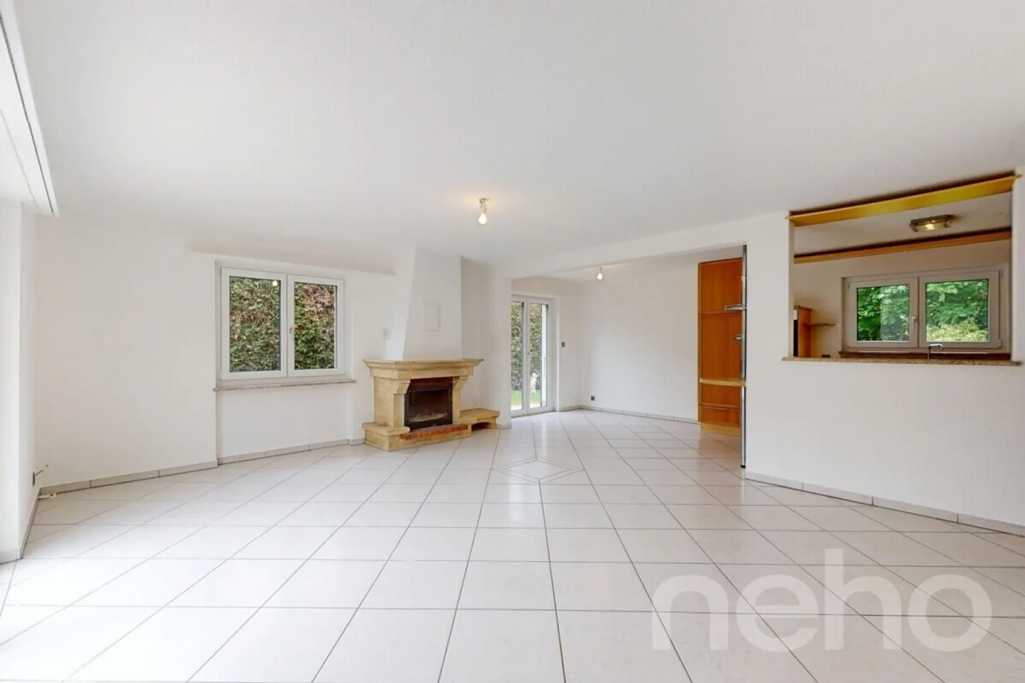 Prächtiges Familienhaus mit 6.5 Zimmern, renoviert und mit großem Garten! - Foto 2 von 12