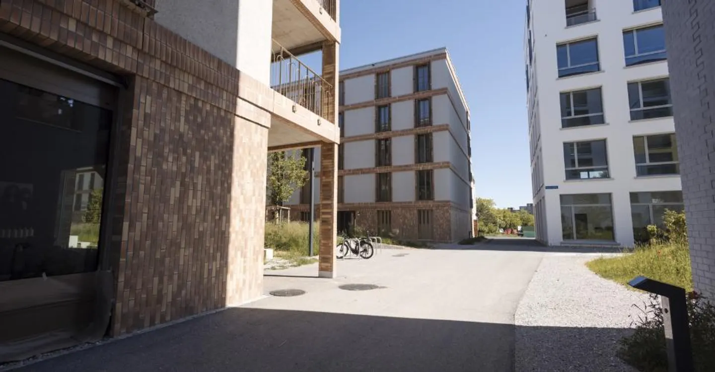 Bureaux modernes avec vue sur le lac - Photo 1 sur 8