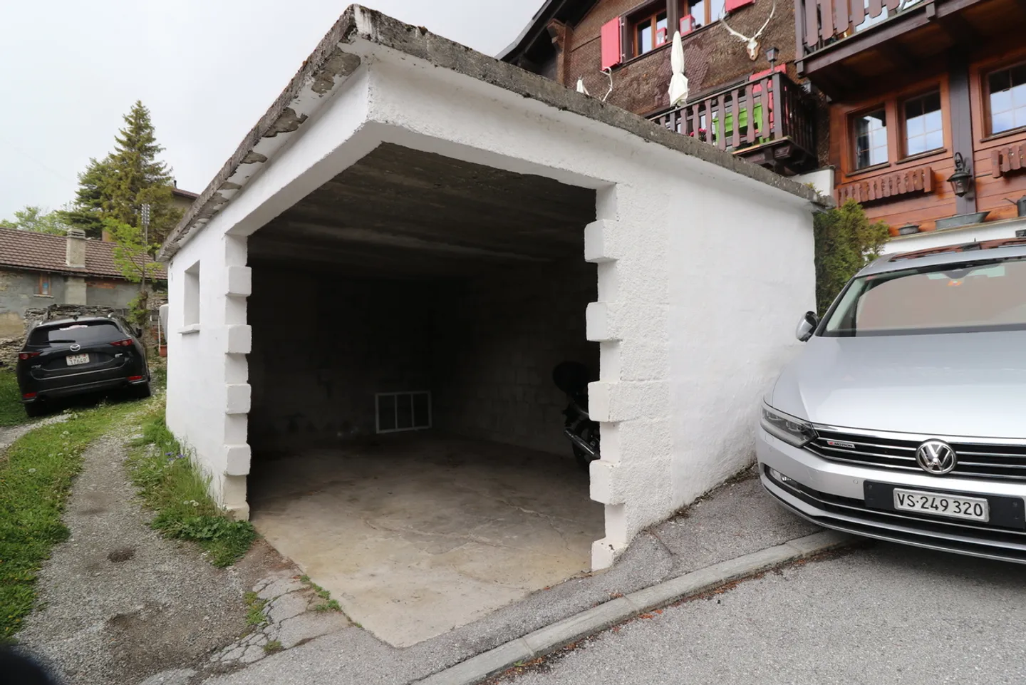 Terrain constructible avec garage et places de parc à Chermignon - Photo 9 sur 9