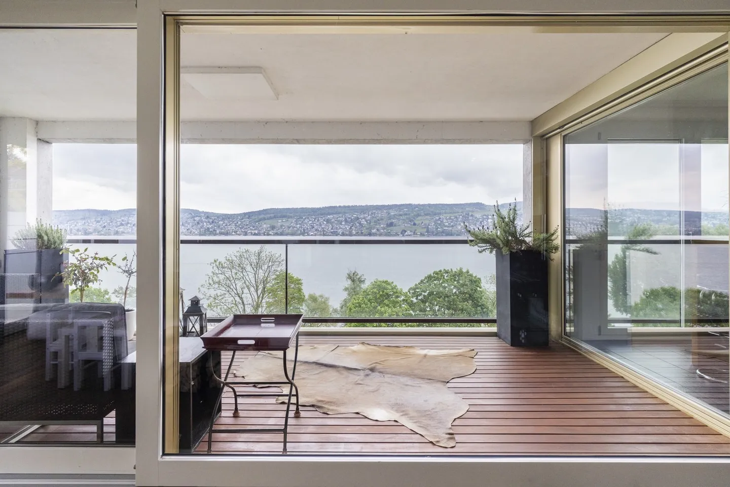 Elegante appartamento executive di 150 m2 con vista sulle Alpi e sul lago di Zurigo - Foto 7 di 45