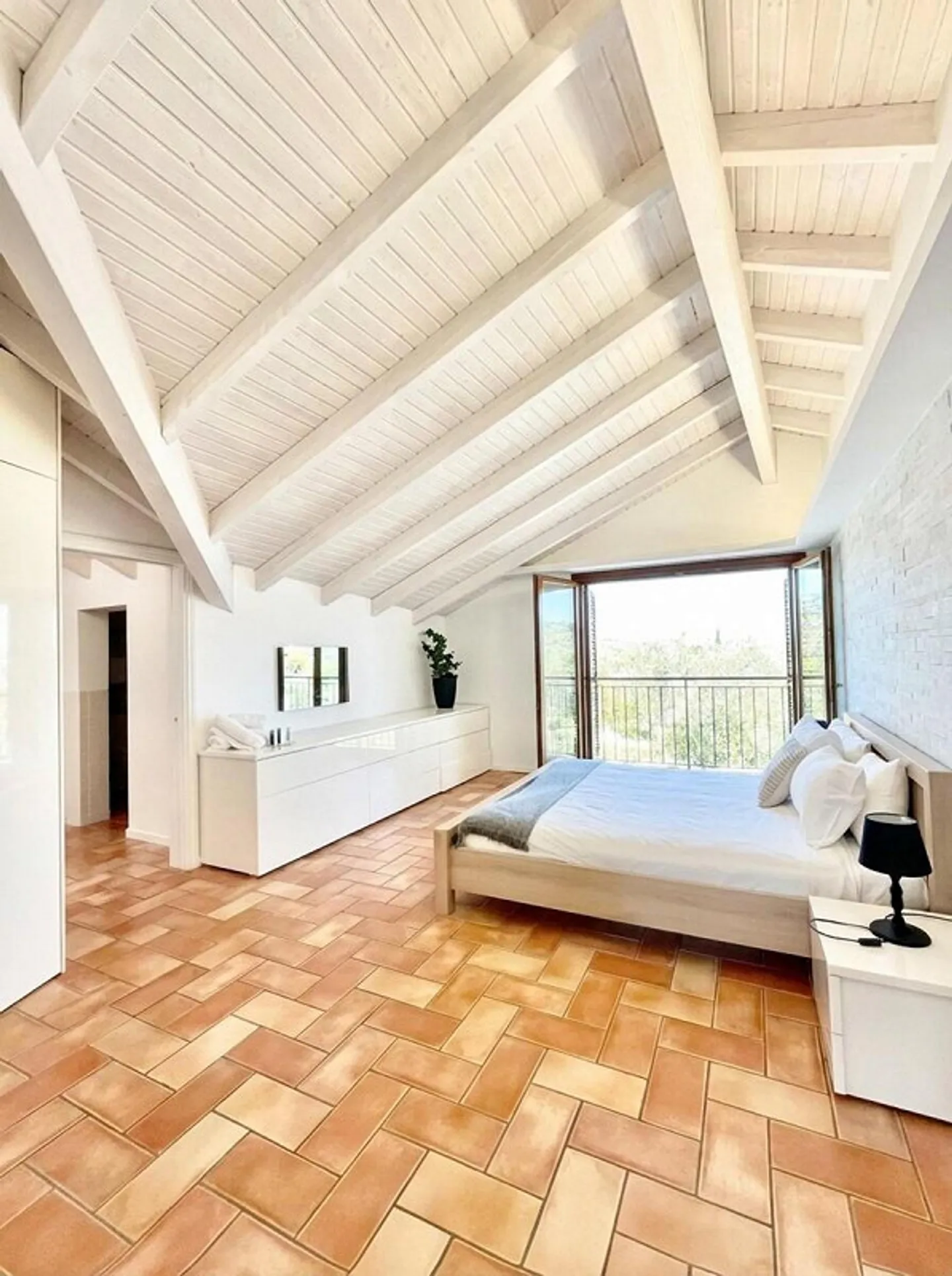 LUGANO / COLLINA D'ORO - PENTHOUSE WITH PANORAMIC VIEW - Photo 4 of 12