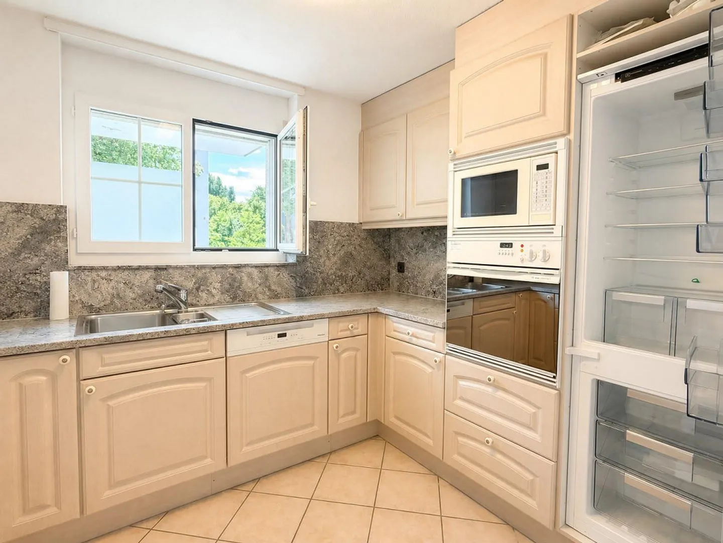 Bright 4.5-room apartment with high-quality living comfort - Photo 7 of 11