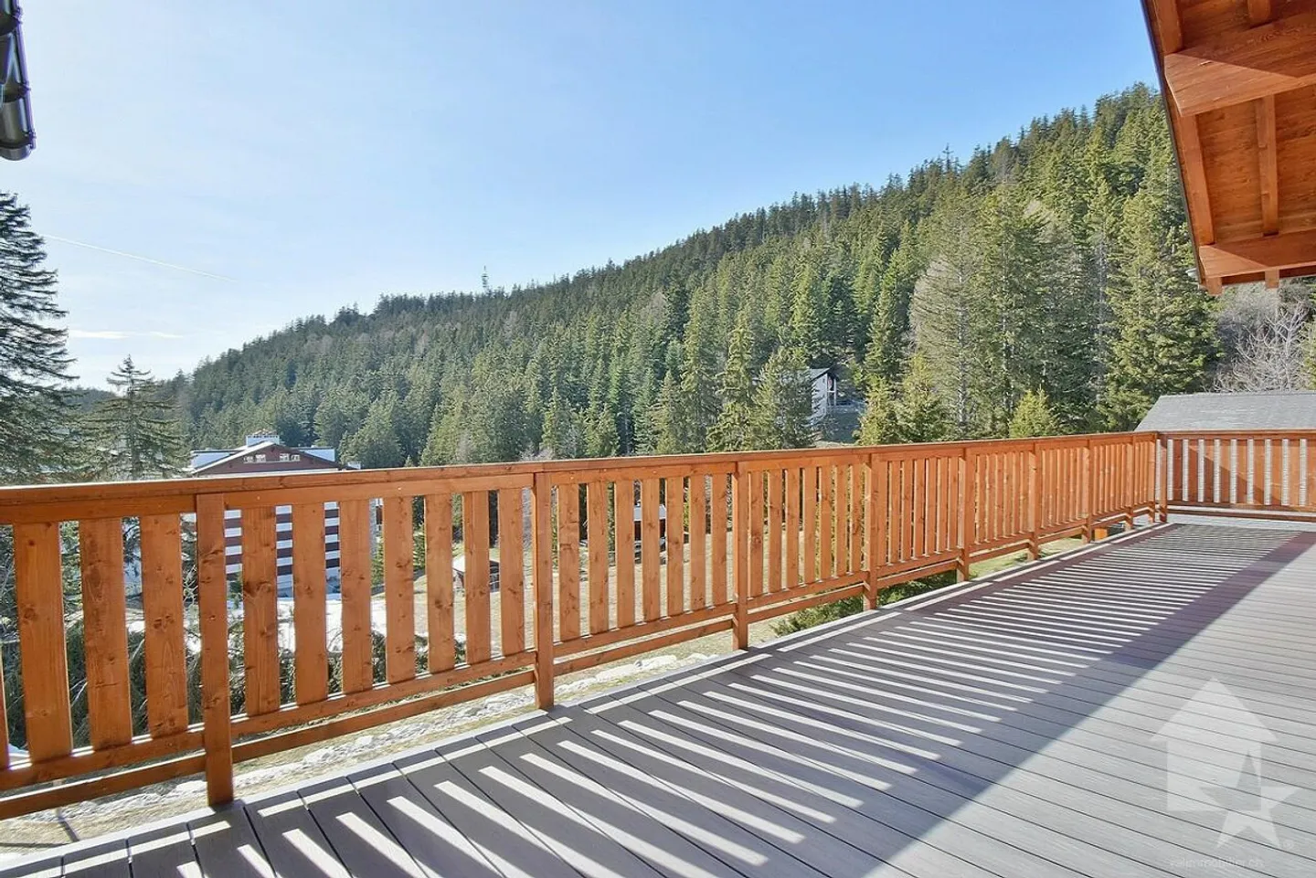 Propriété magnifique avec 3 appartements entièrement rénovés - Photo 1 sur 21