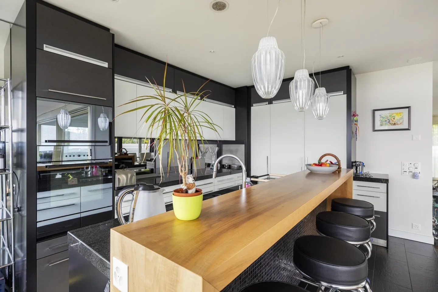 Elegante appartamento executive di 150 m2 con vista sulle Alpi e sul lago di Zurigo - Foto 13 di 45