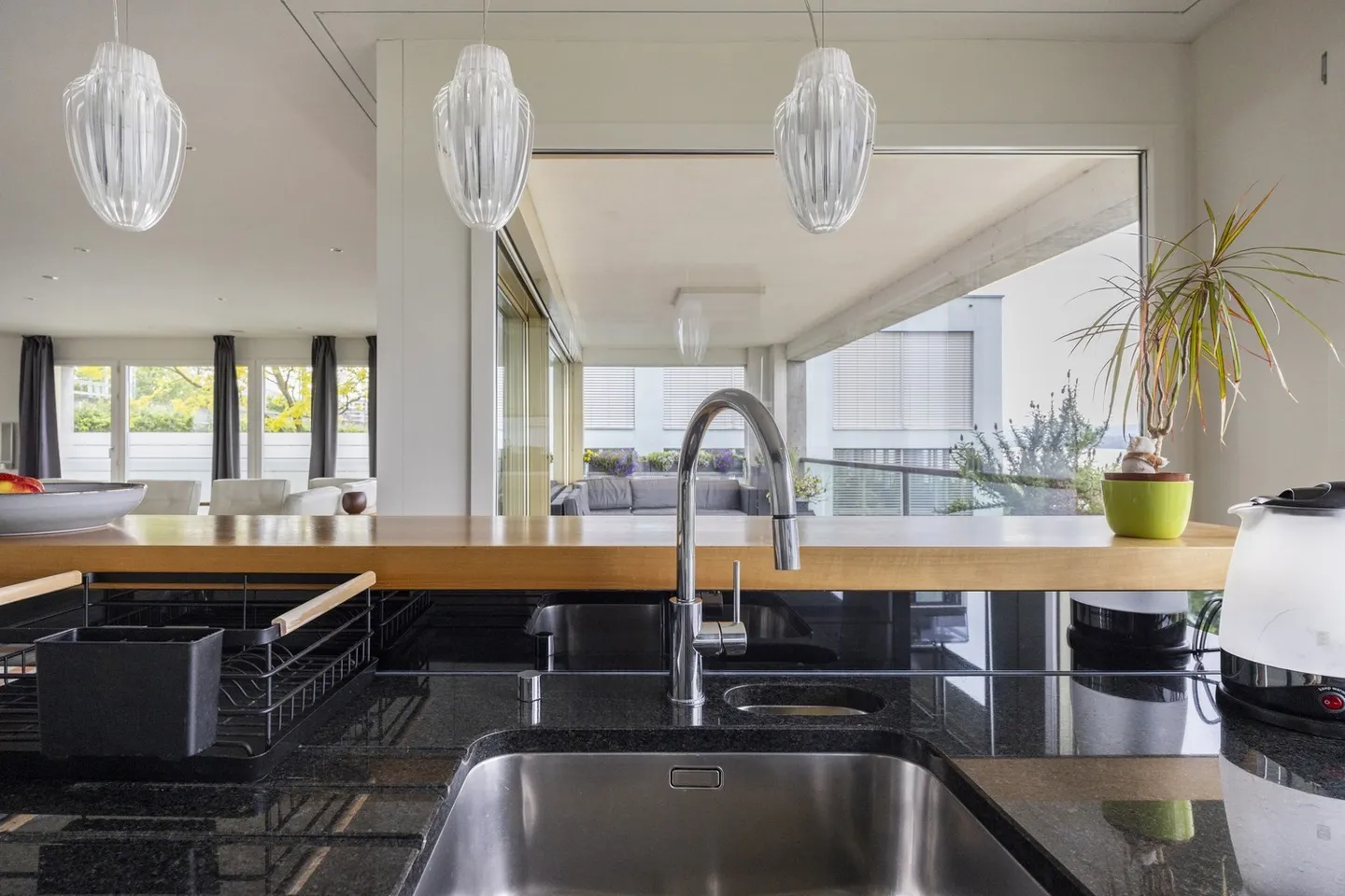 Elegante appartamento executive di 150 m2 con vista sulle Alpi e sul lago di Zurigo - Foto 14 di 45