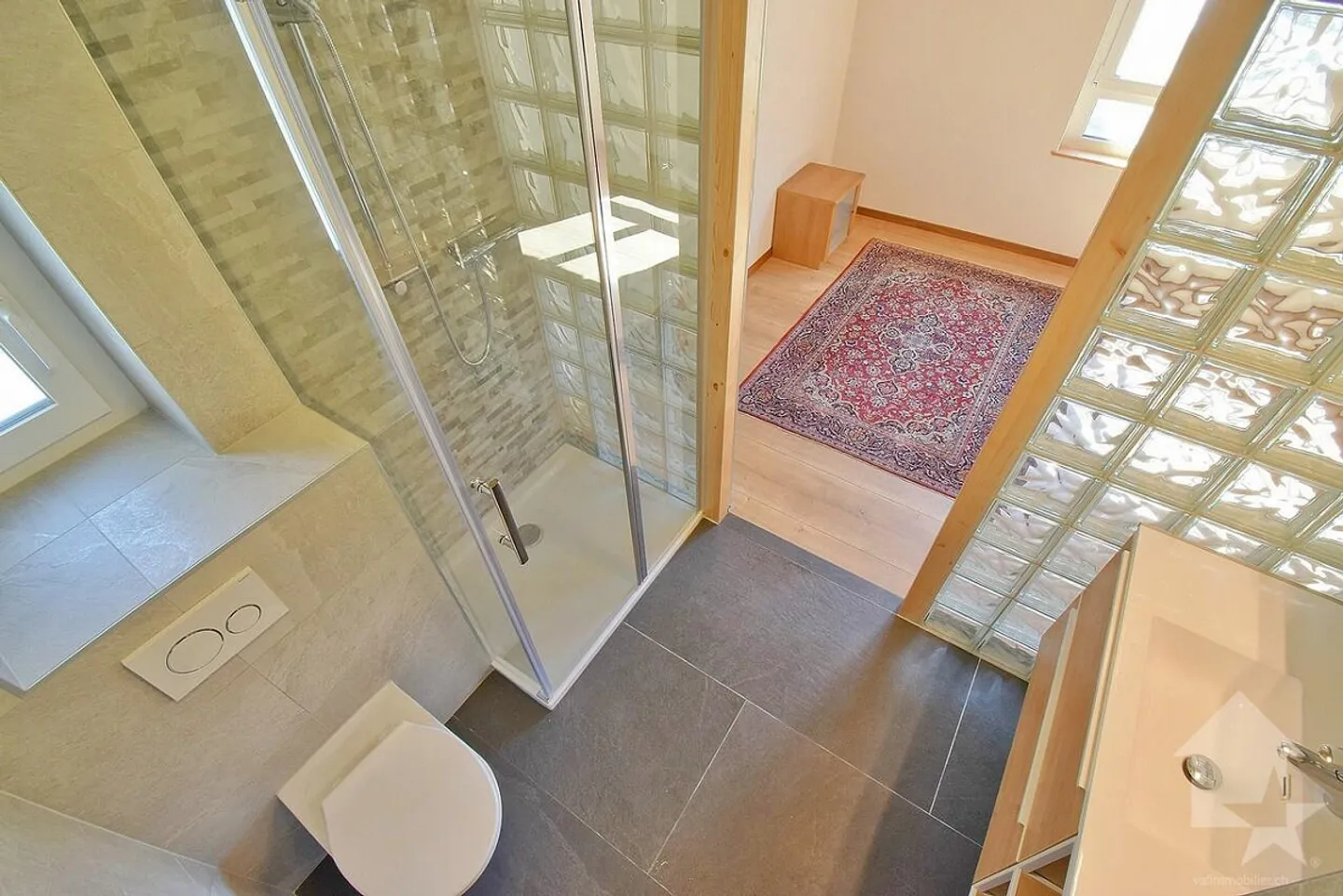 Propriété magnifique avec 3 appartements entièrement rénovés - Photo 15 sur 21