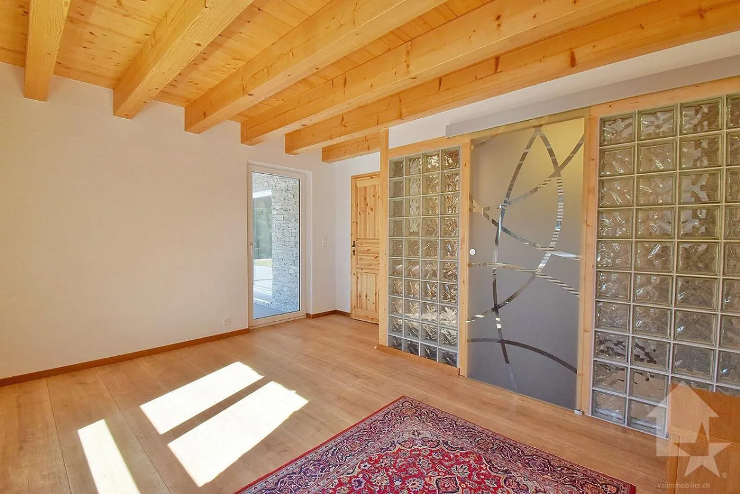 Propriété magnifique avec 3 appartements entièrement rénovés - Photo 16 sur 21