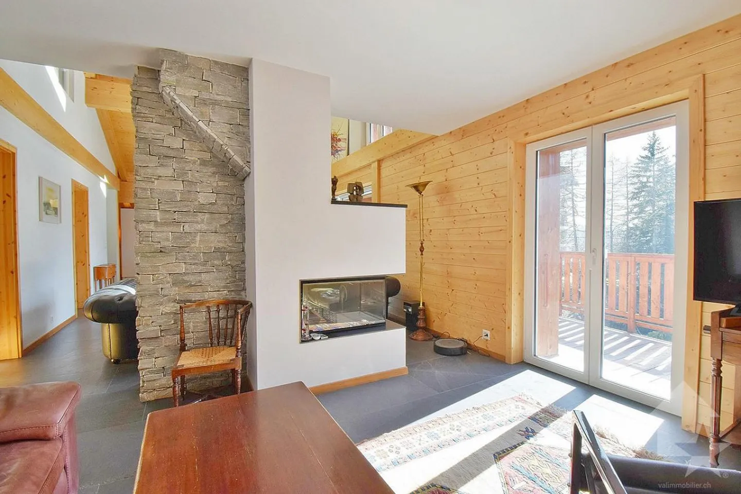 Propriété magnifique avec 3 appartements entièrement rénovés - Photo 5 sur 21