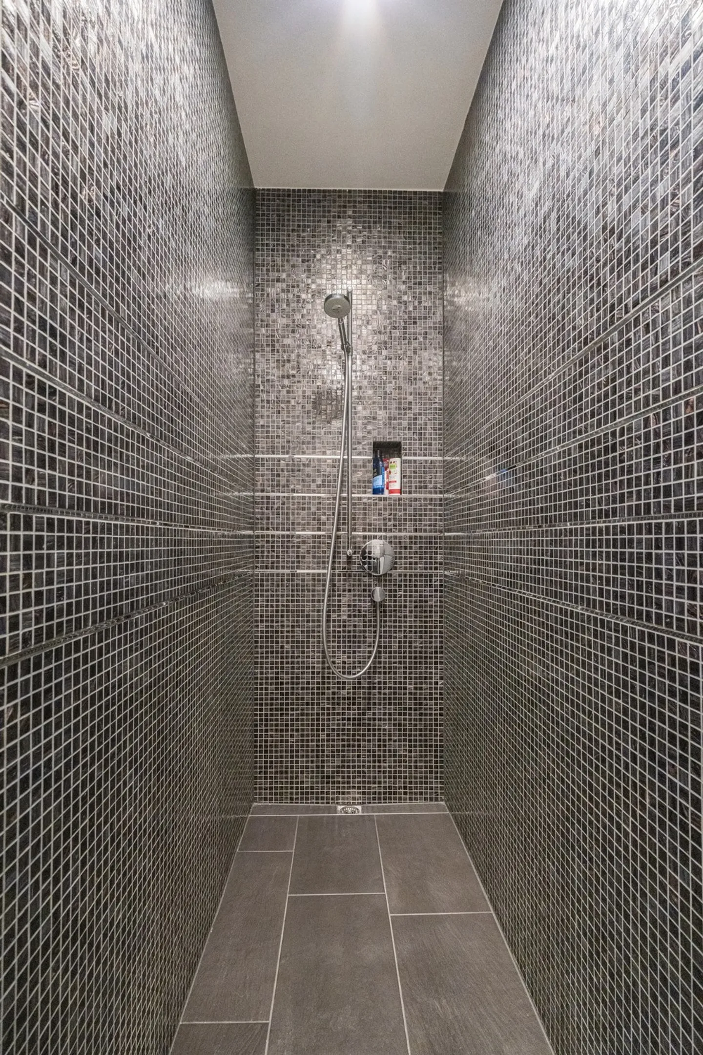 Elegante appartamento executive di 150 m2 con vista sulle Alpi e sul lago di Zurigo - Foto 29 di 45