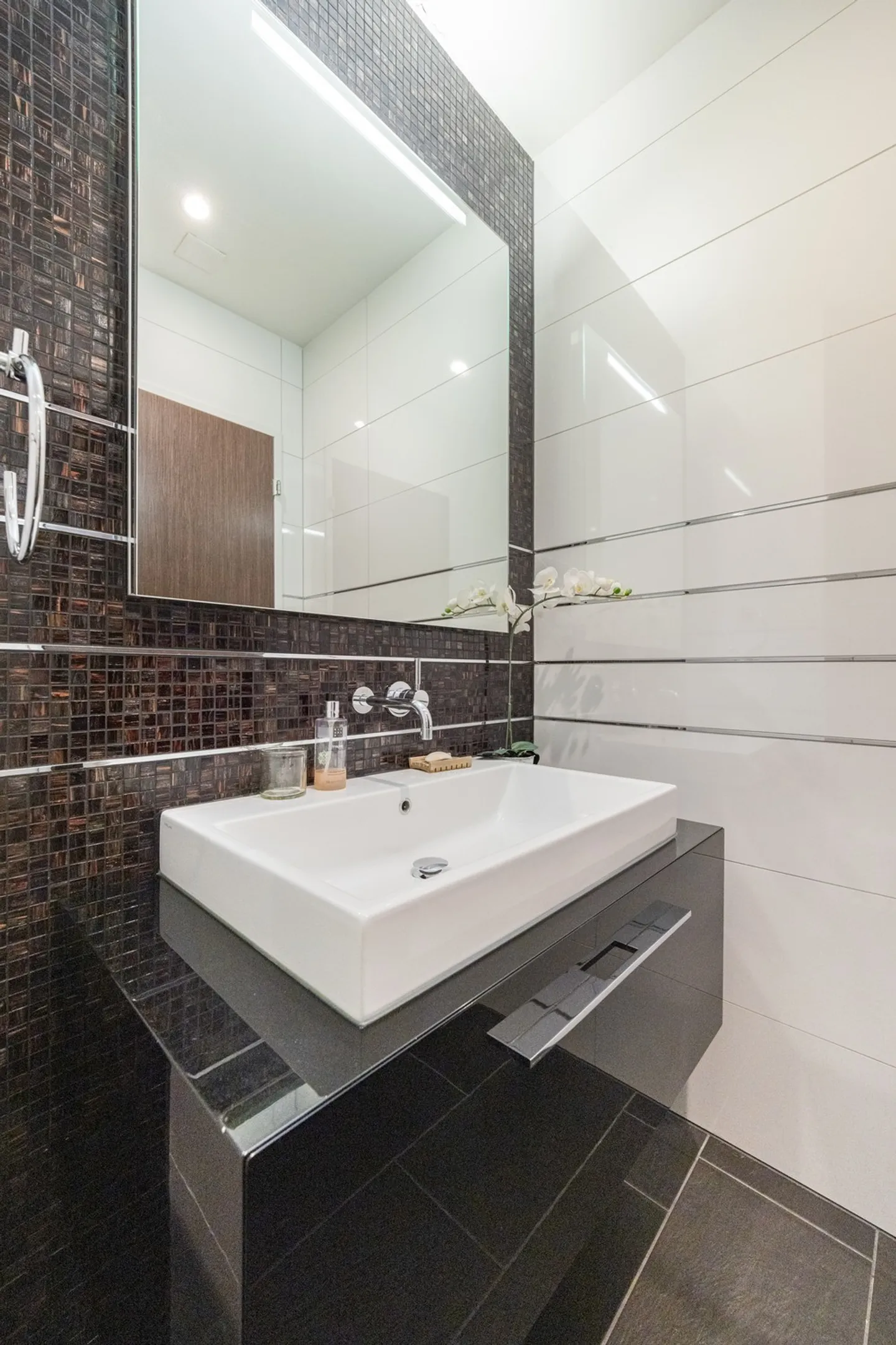 Elegante appartamento executive di 150 m2 con vista sulle Alpi e sul lago di Zurigo - Foto 32 di 45