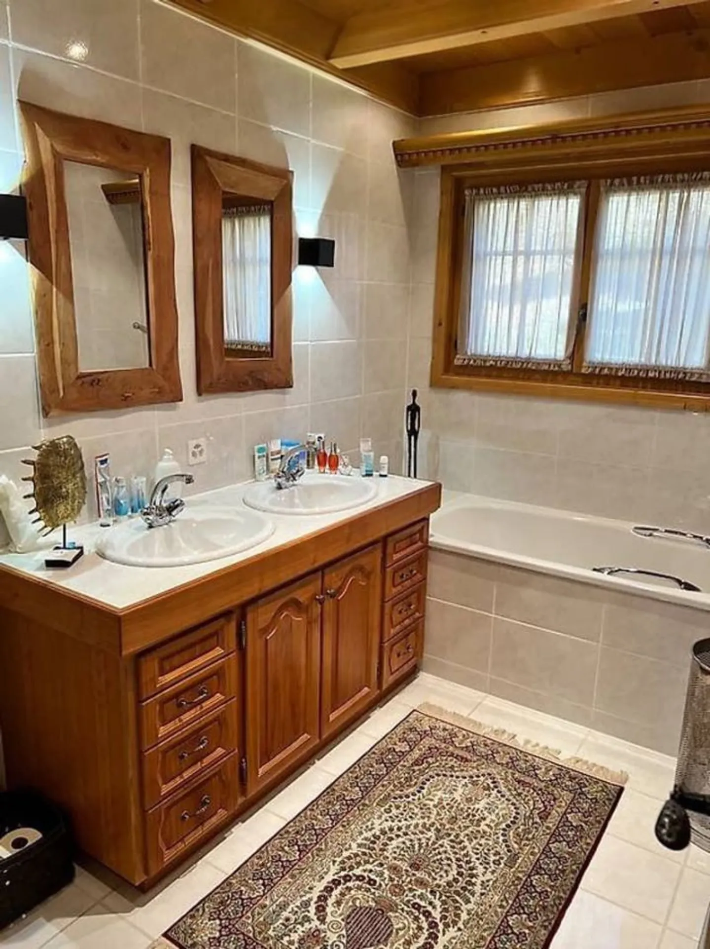 Magnifique appartement de 5,5 pièces avec vue panoramique sur les Alpes - Château-d'Oex - Photo 9 sur 12