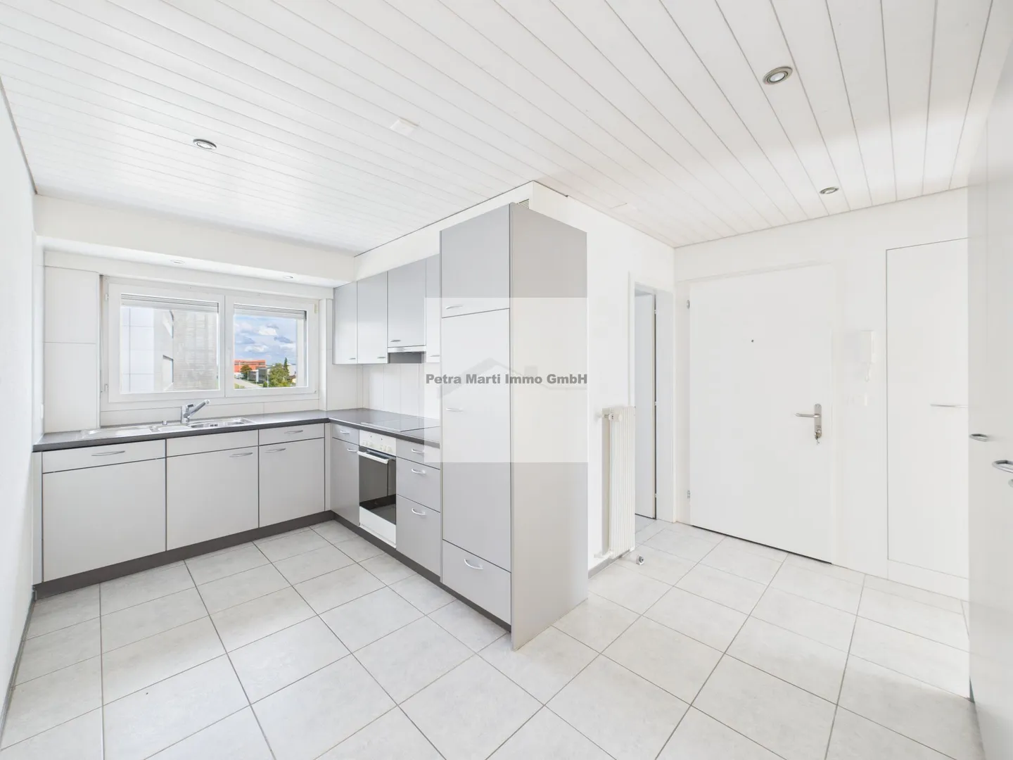 Attractive 3.5-room apartment on the 3rd floor - Photo 1 of 9