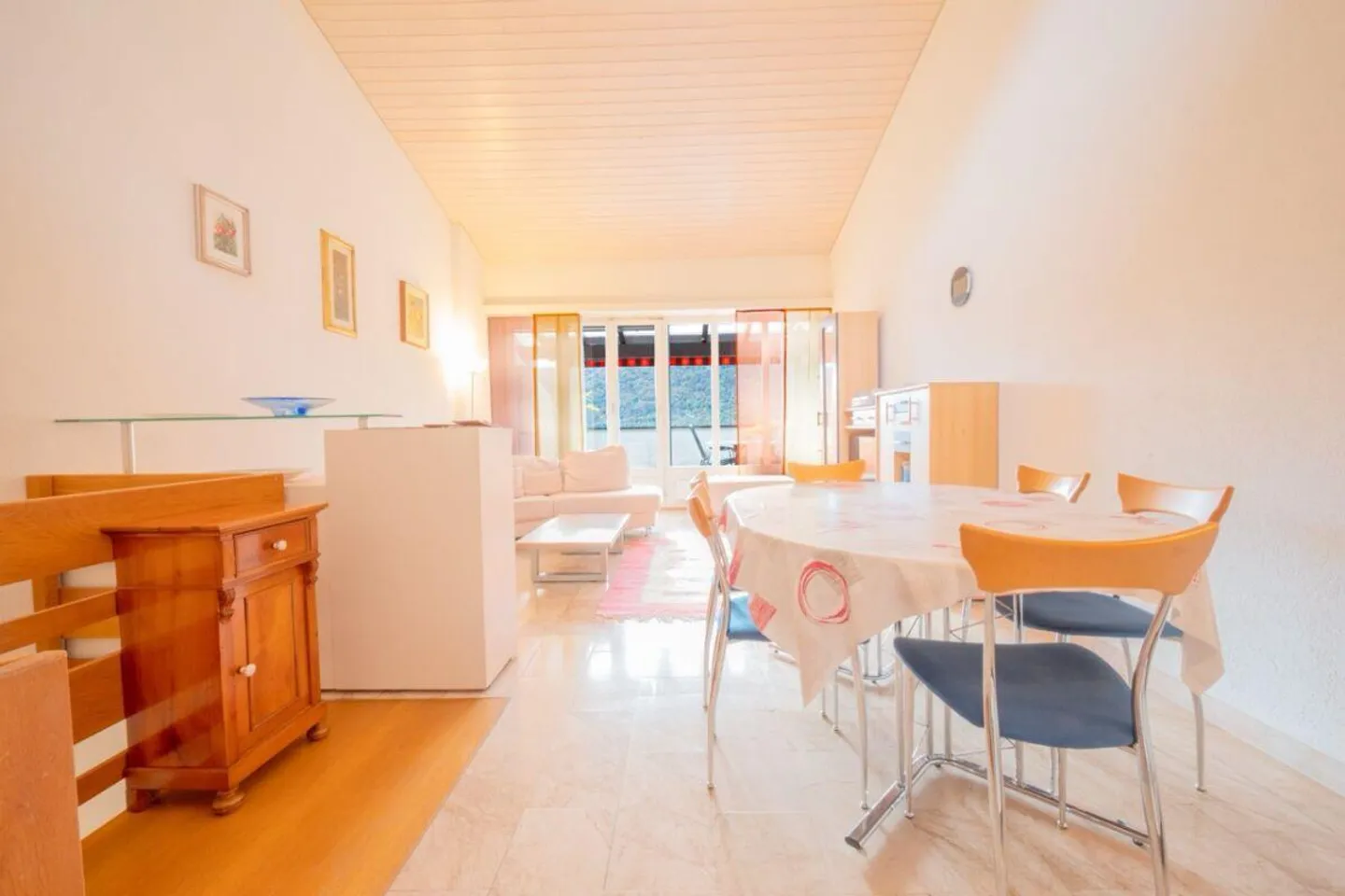 Ferienwohnung mit privatem Strand in Morcote - Foto 4 von 12