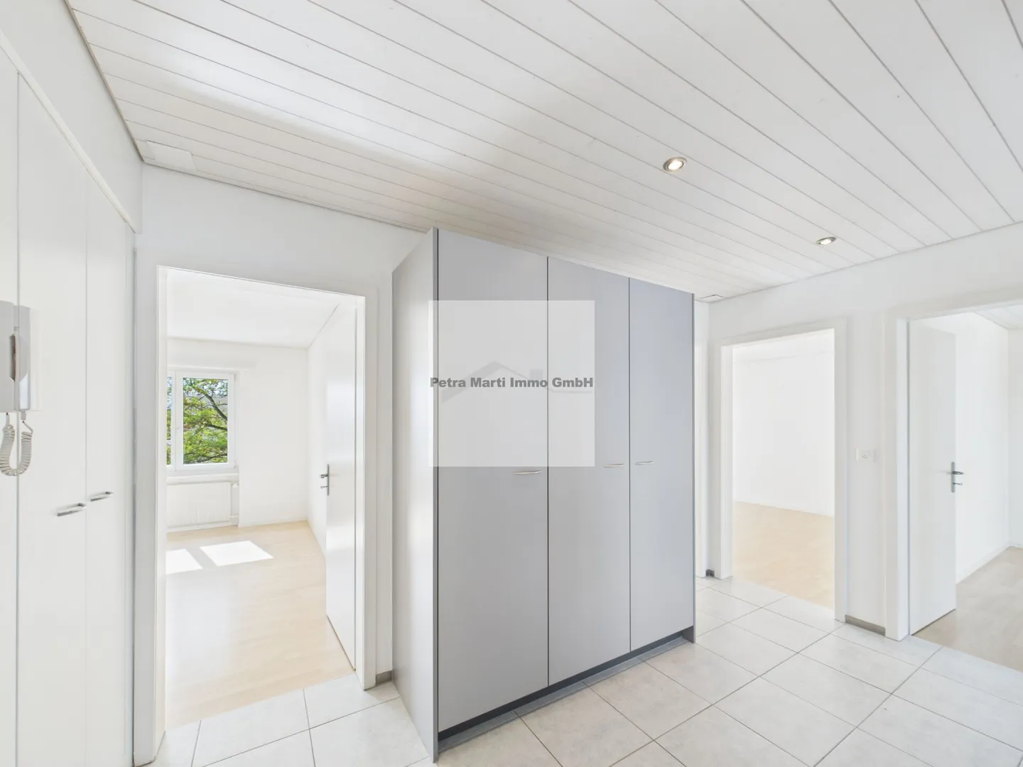 Attractive 3.5-room apartment on the 3rd floor - Photo 3 of 9