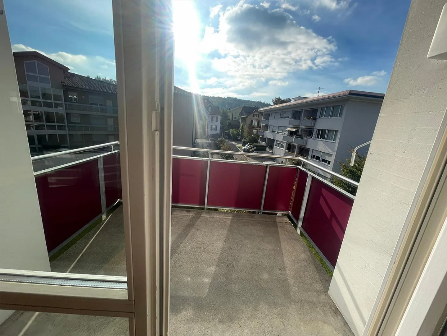 Limited until 30.9.26: Bright 4½-room apartment with balcony! - Photo 5 of 15