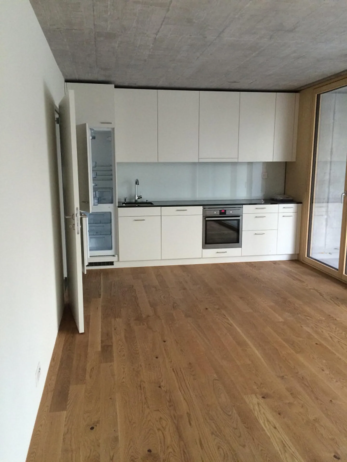 Small, Fine - with Private Terrace - Photo 1 of 5