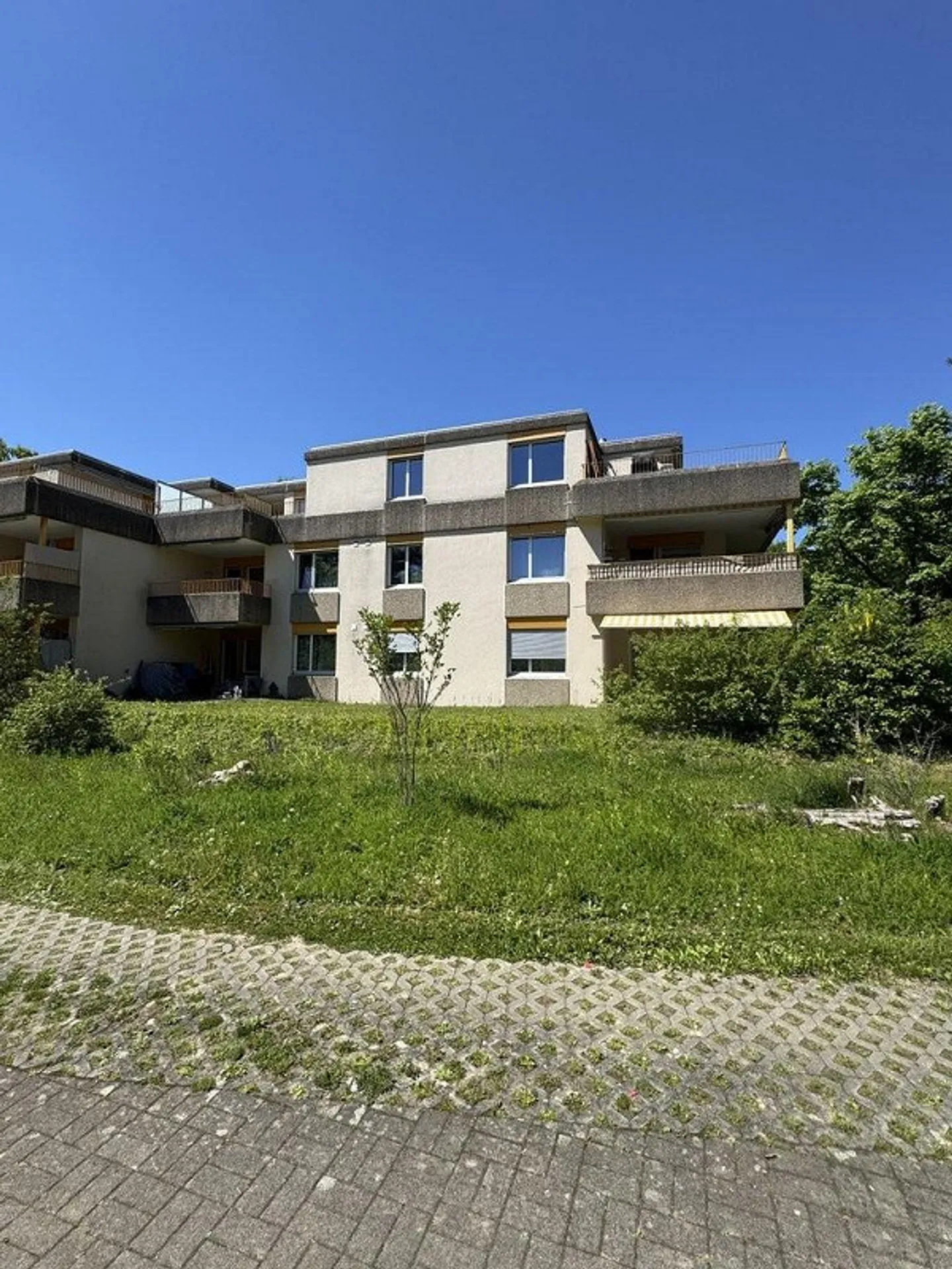 Luminoso appartamento al piano terra di 4,5 stanze in una zona residenziale tranquilla a Lyss - Foto 12 di 12