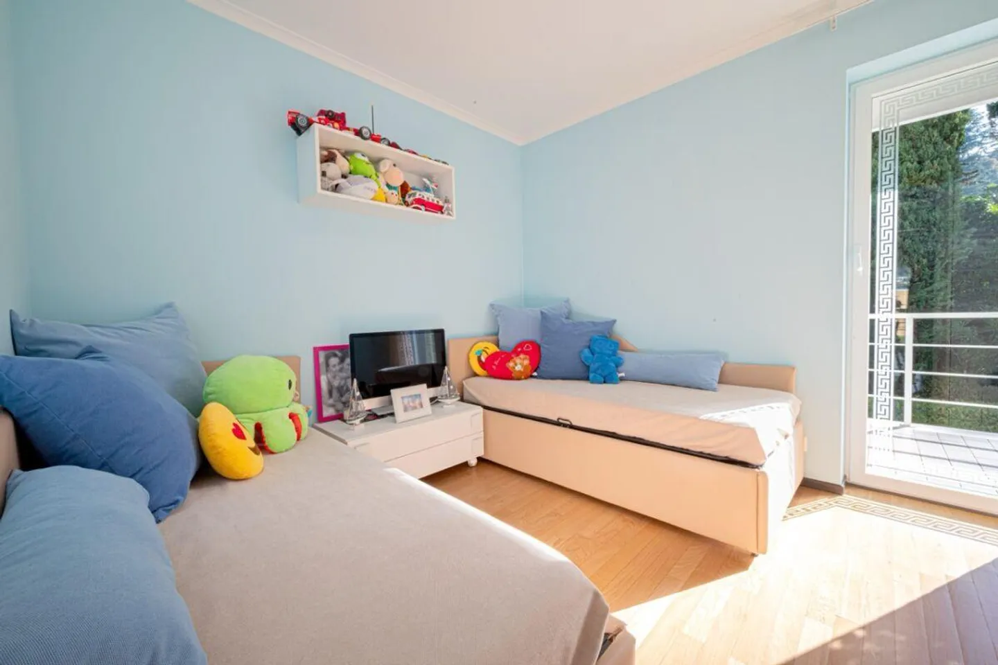 Spacious duplex apartment with large garden and maximum privacy in M... - Photo 7 of 11