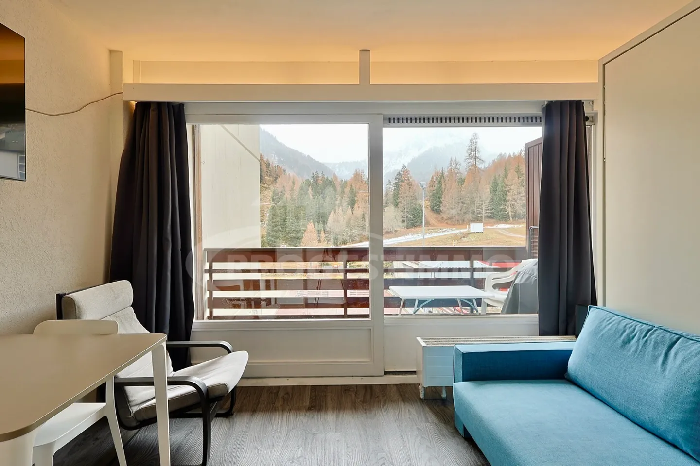 Rare opportunity: Furnished studio just steps from the lifts - Photo 3 of 13