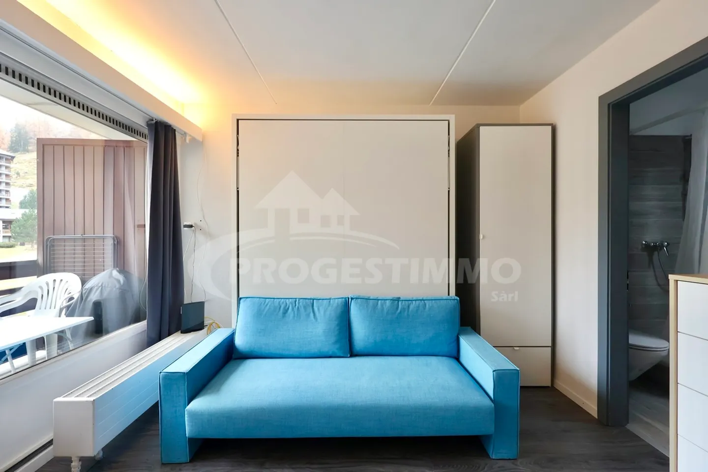 Rare opportunity: Furnished studio just steps from the lifts - Photo 4 of 13