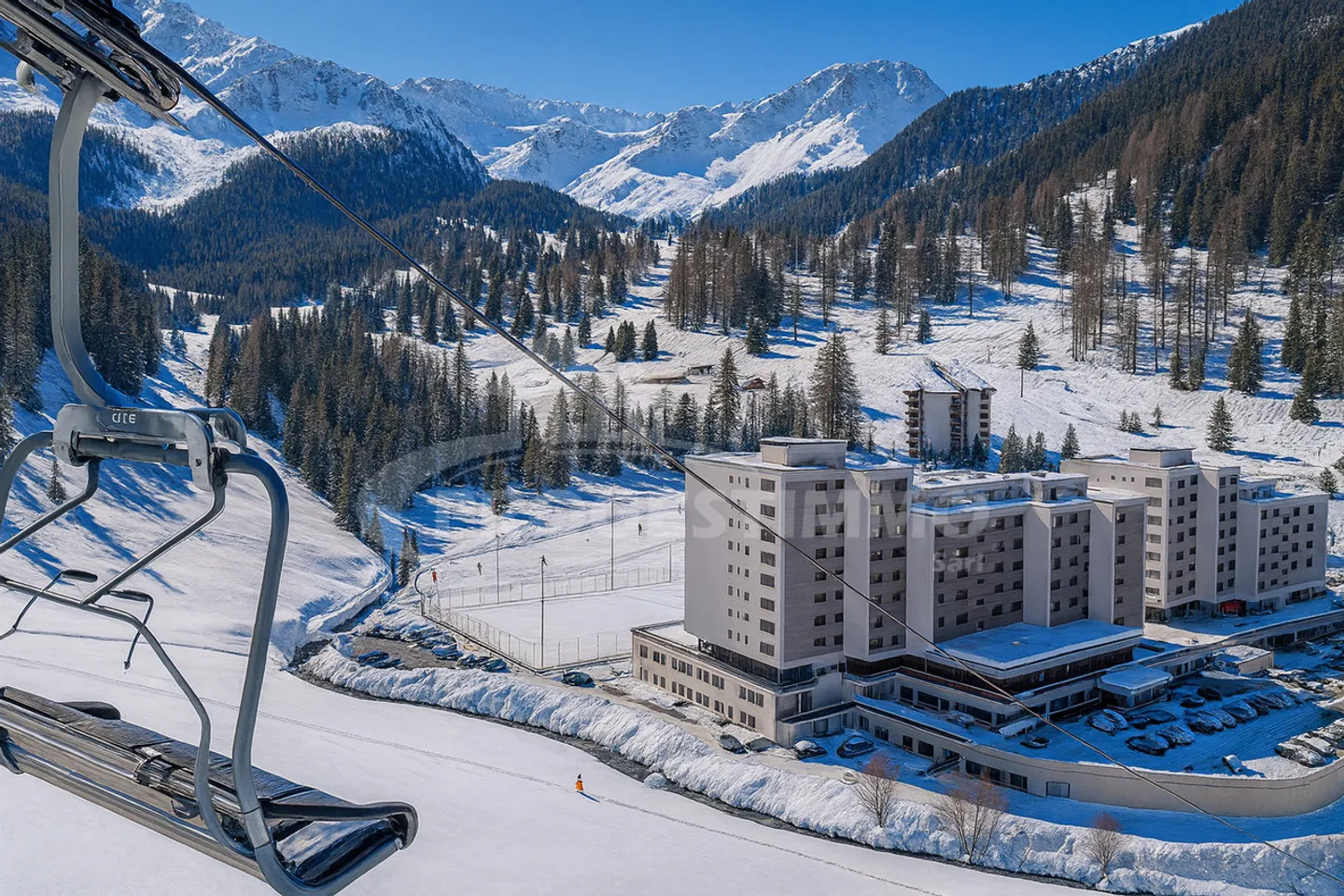 Rare opportunity: Furnished studio just steps from the lifts - Photo 11 of 13