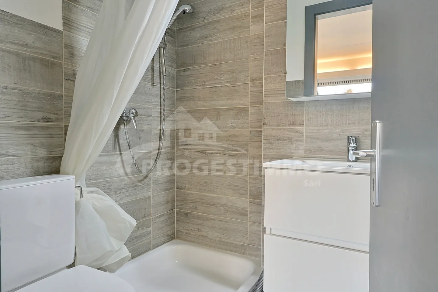 Rare opportunity: Furnished studio just steps from the lifts - Photo 8 of 13