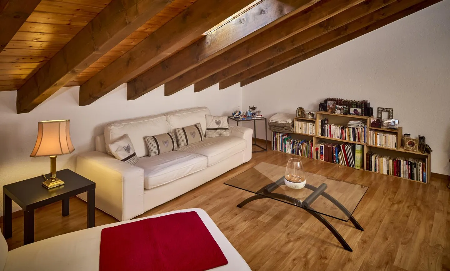 Casa contigua 5.5 stanze - Foto 5 di 8