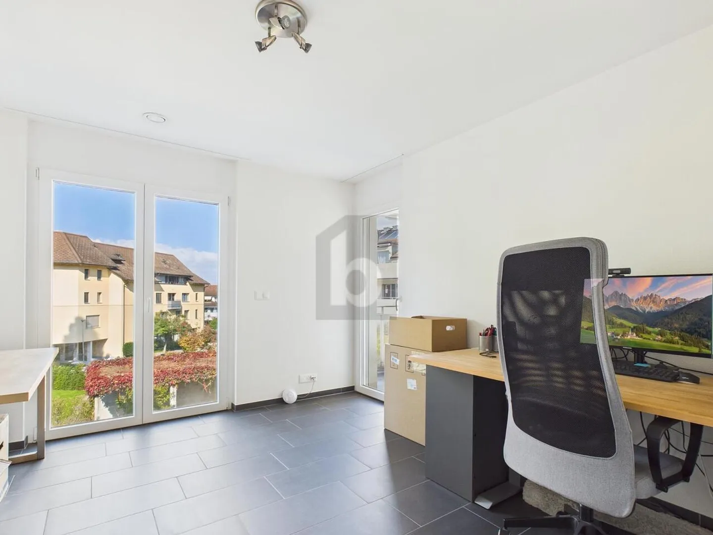 MODERNE, PLAN D'ÉTAGE SPACIEUX, GRAND BALCON - Photo 3 sur 6
