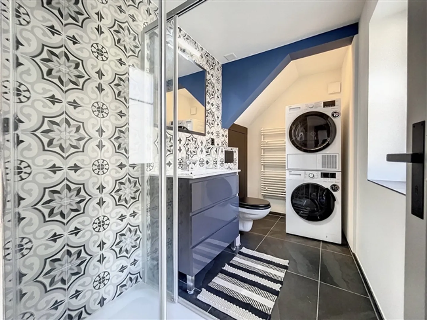 House with 2 apartments located in the heart of the village of Saint-Gingolph - Photo 7 of 13