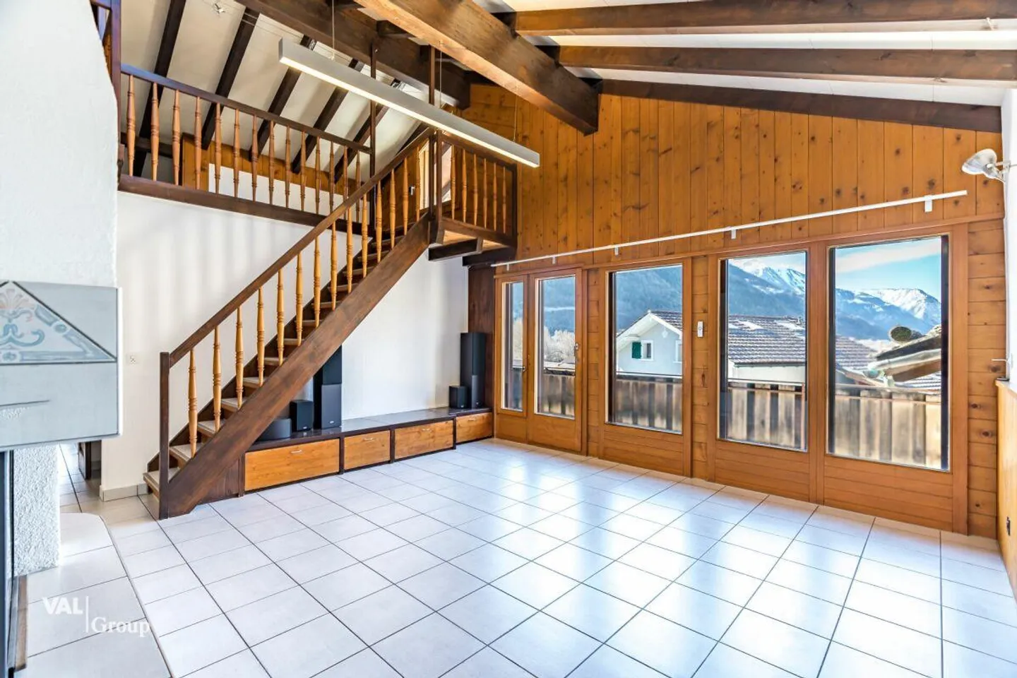 Living like a knight, maisonette with castle view - Photo 3 of 22