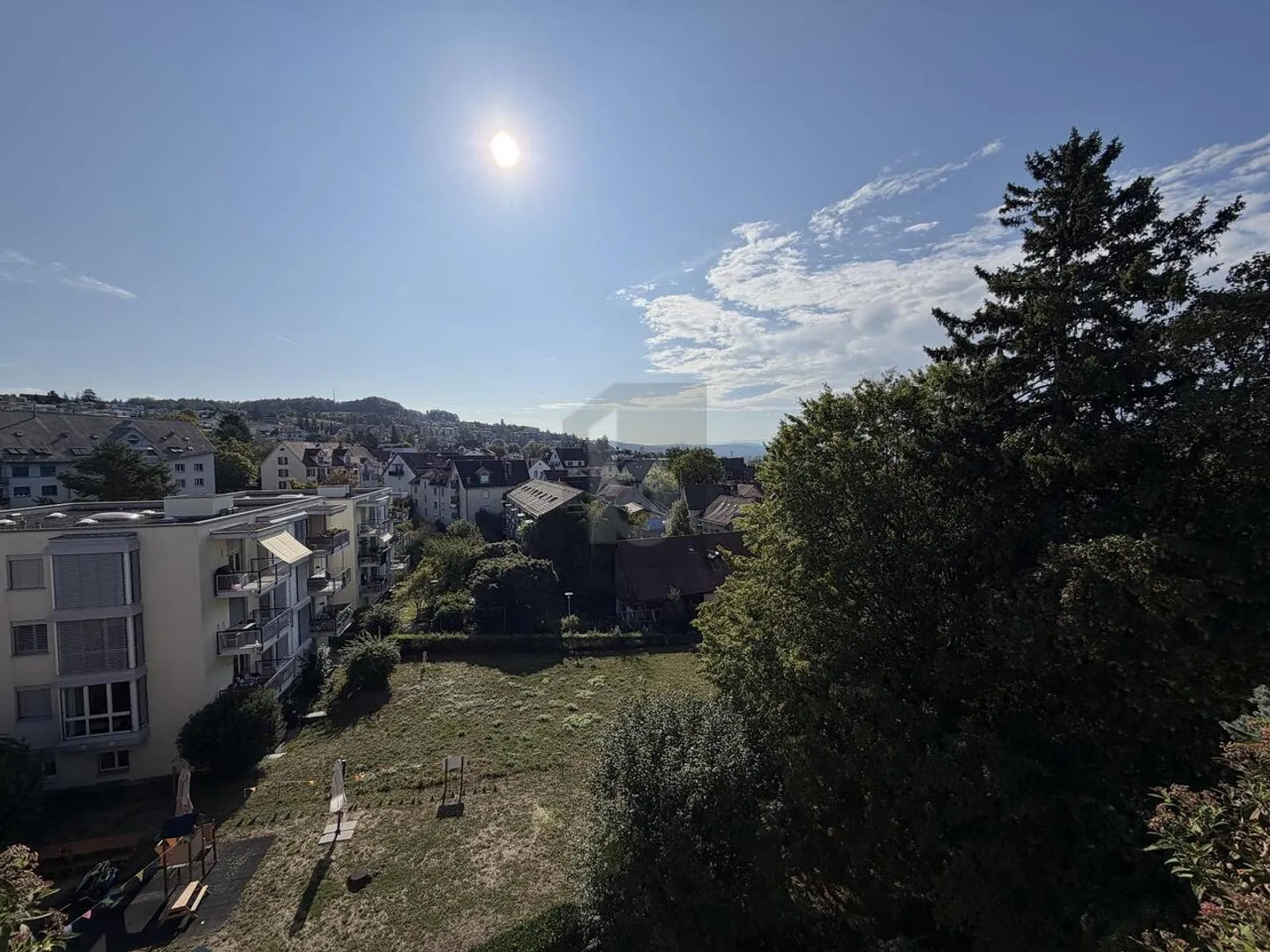 URBANES WOHNEN MIT PRIVATSPHÄRE UND DACHTERRASSE - Photo 1 of 6