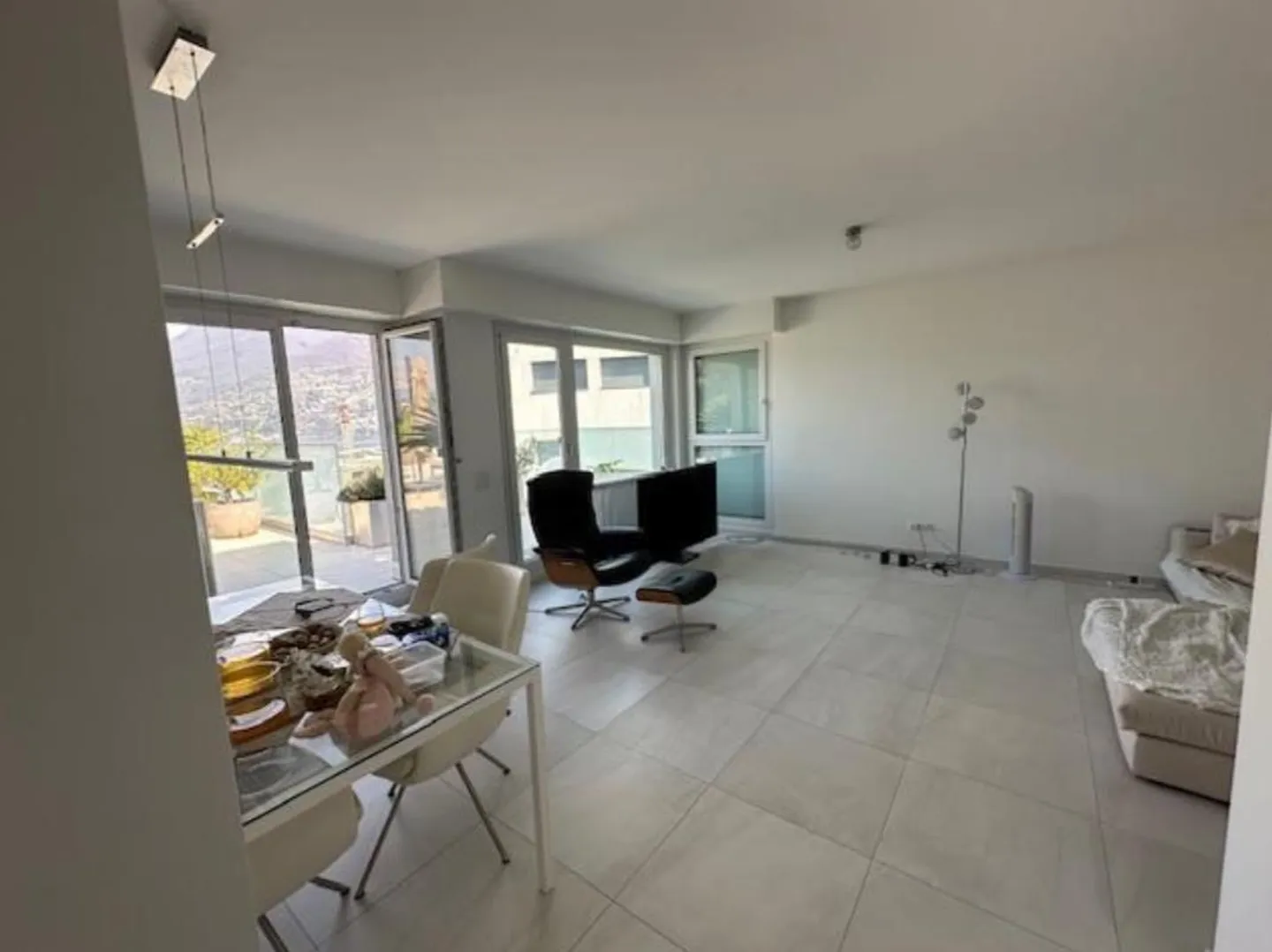 Magnifique appartement en attique avec piscine et vue sur le lac à Lugano - Photo 3 sur 10