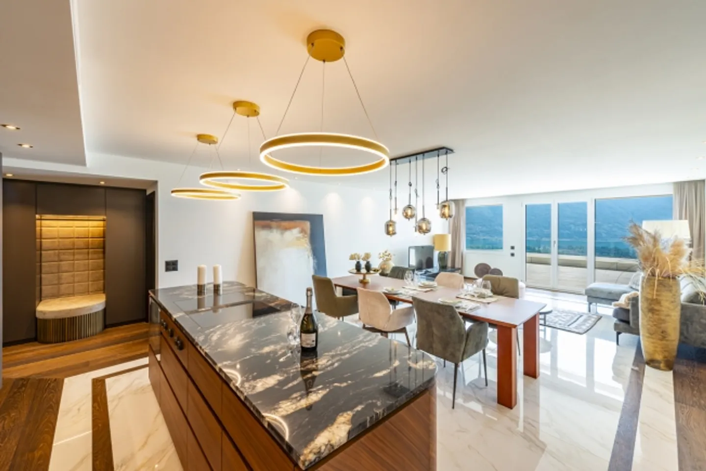 4.5-room apartment with large terrace, garden and lake view - Photo 2 of 18