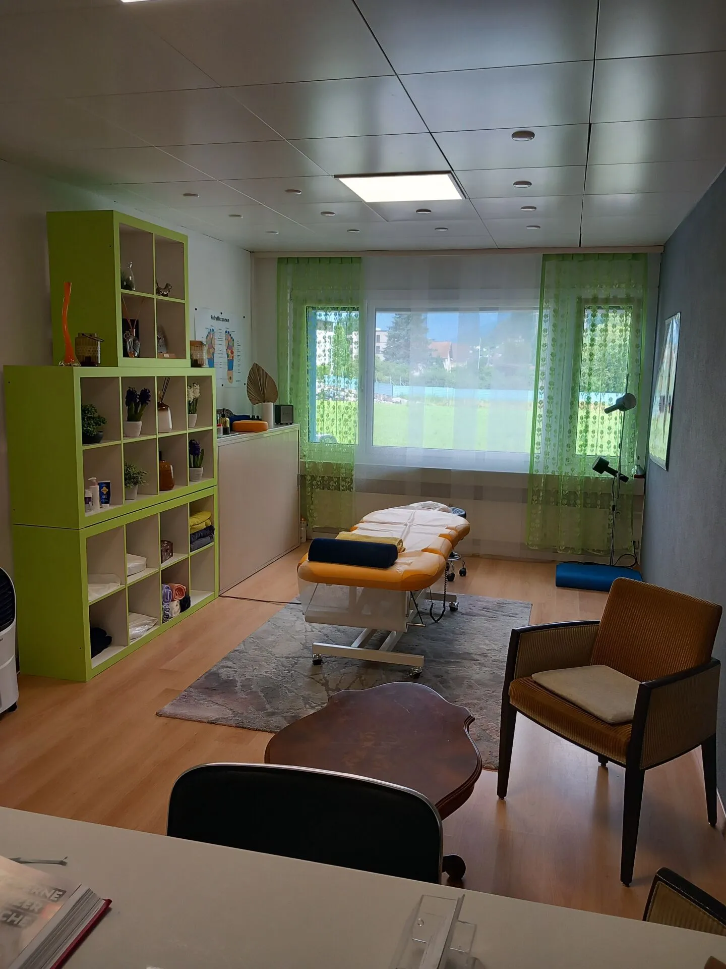 Commercial space for rent in a central location - Photo 2 of 4