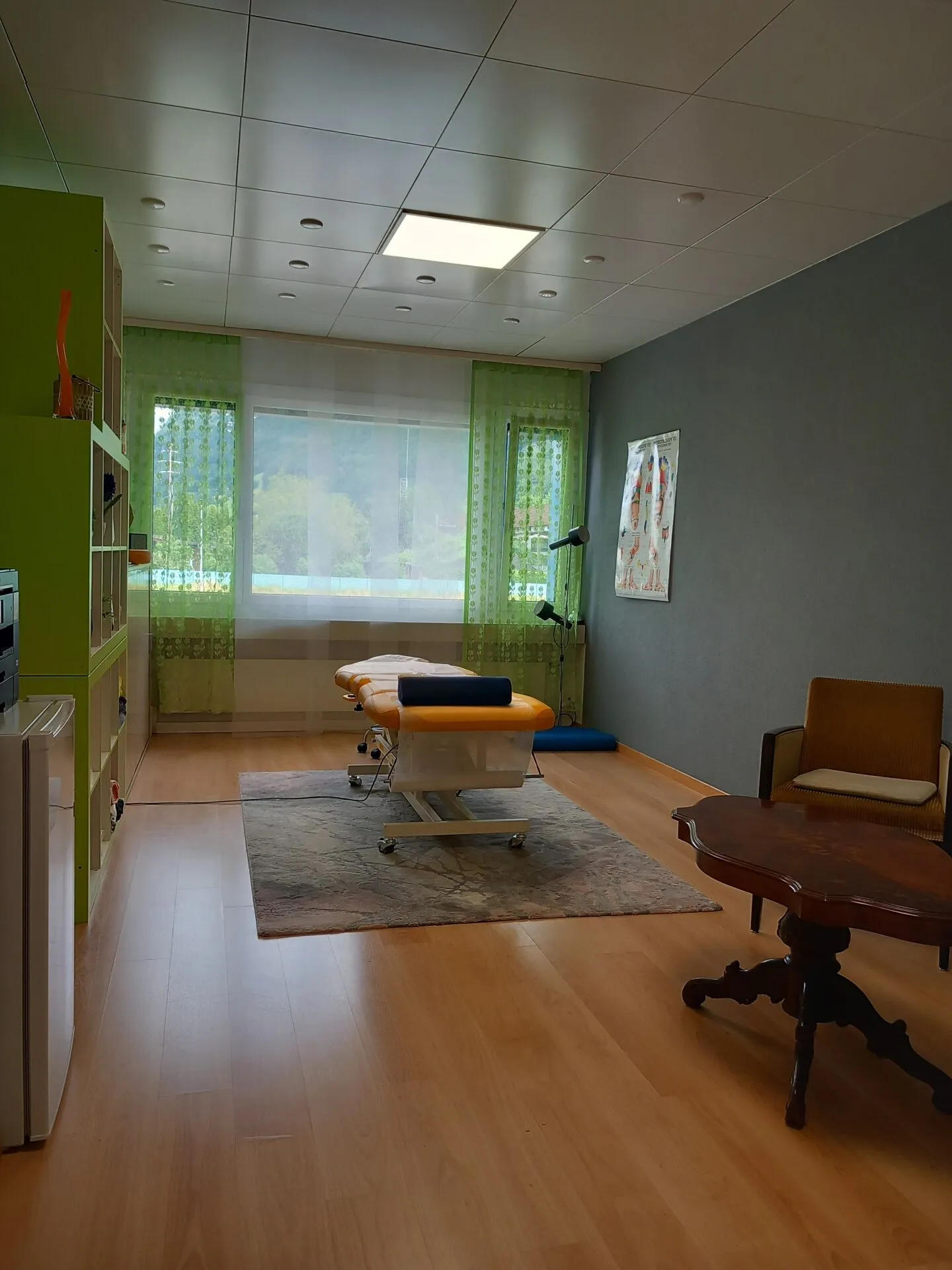 Commercial space for rent in a central location - Photo 3 of 4