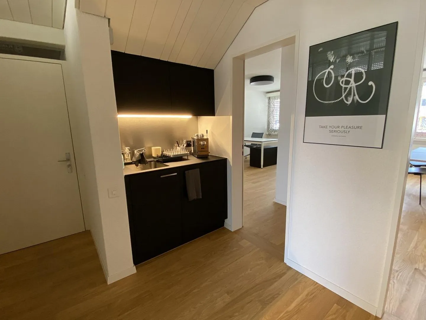 Attraktive Gewerbefläche in Sarnen – ideal für Büro, Praxis, Atelier - Foto 4 di 10