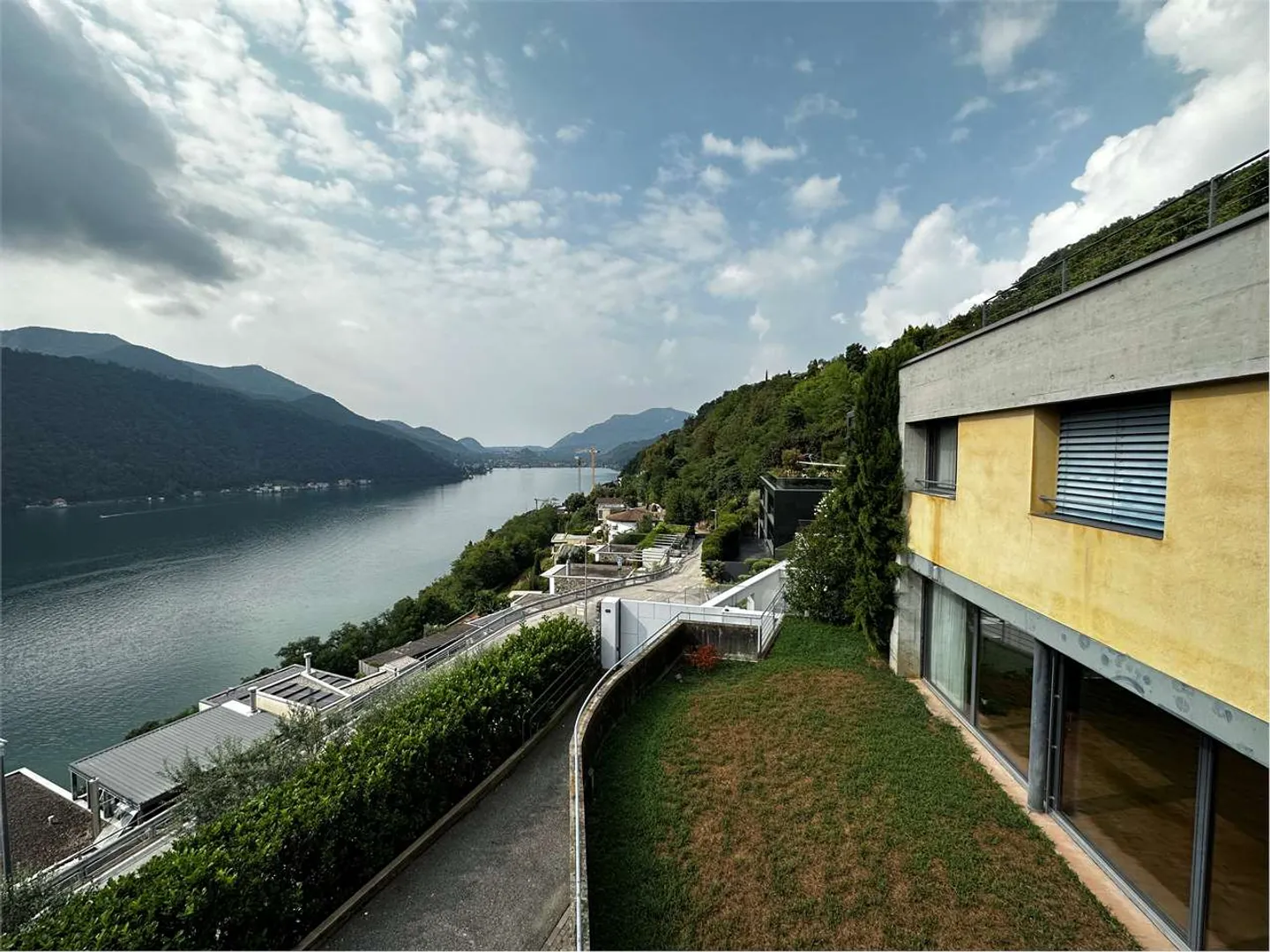 Schöne Villa mit herrlichem Seeblick in Vico Morcote - Foto 6 von 21