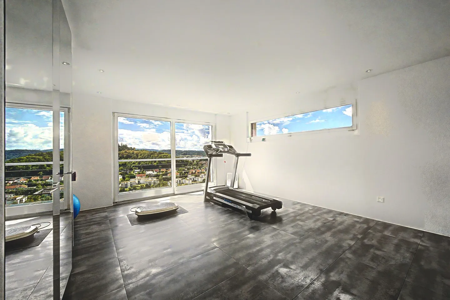 Geräumiges Einfamilienhaus mit Aussicht - Foto 16 von 21
