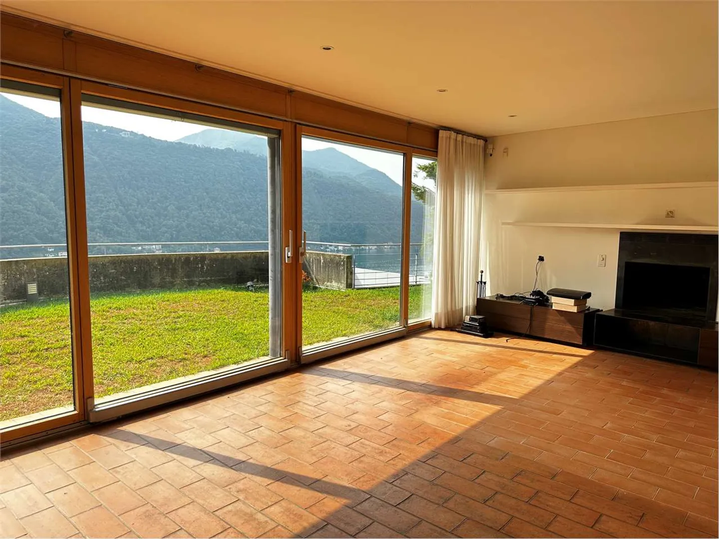 Schöne Villa mit herrlichem Seeblick in Vico Morcote - Foto 11 von 21