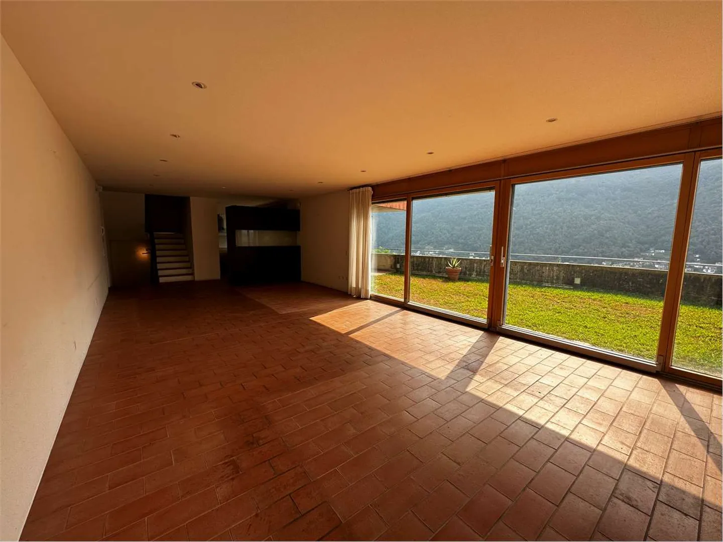 Schöne Villa mit herrlichem Seeblick in Vico Morcote - Foto 12 von 21