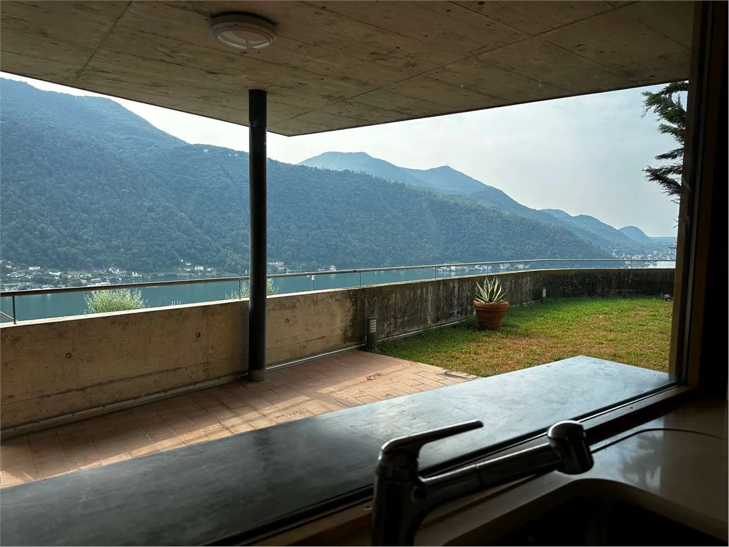 Schöne Villa mit herrlichem Seeblick in Vico Morcote - Foto 15 von 21
