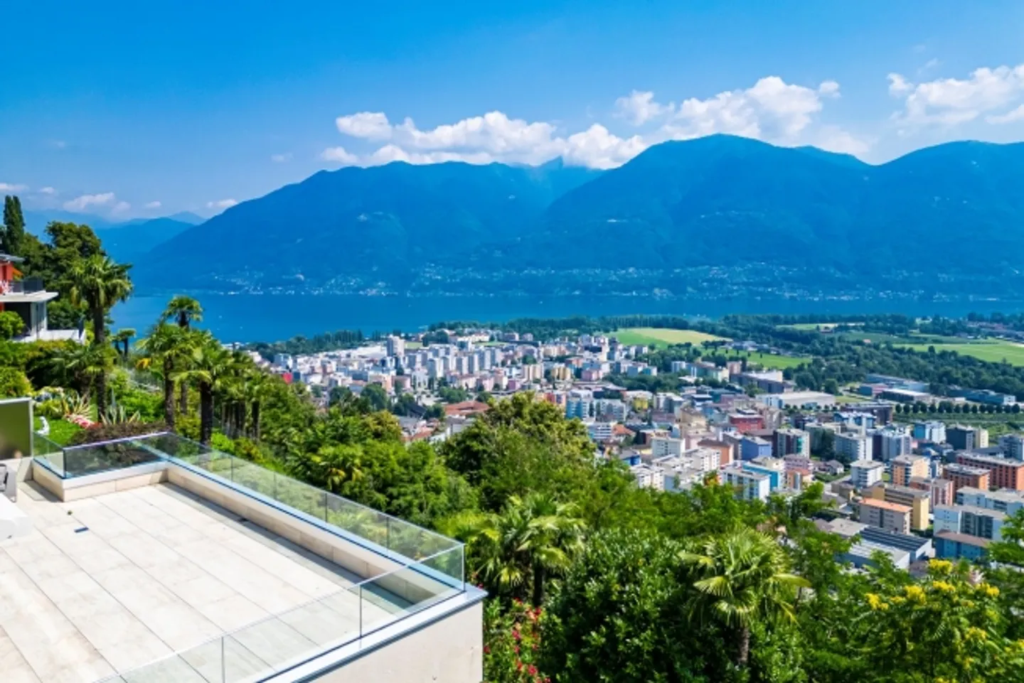 4.5-room apartment with large terrace, garden and lake view - Photo 18 of 18