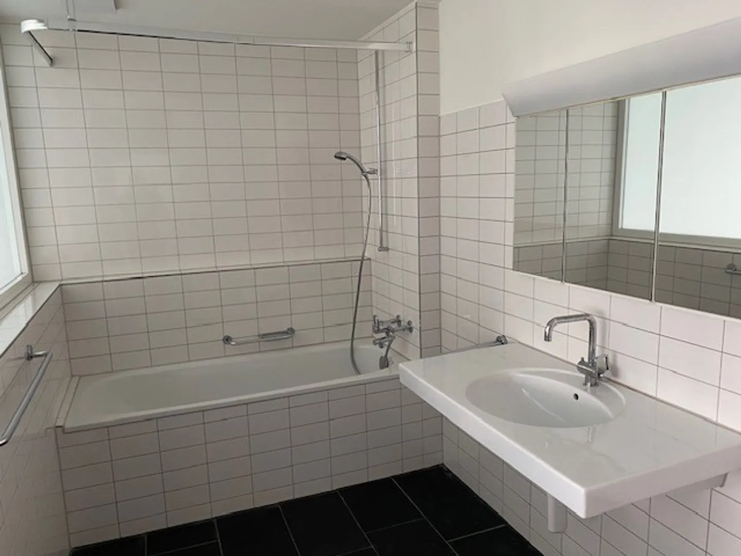 Appartamento duplex di 5,5 stanze aperto nel cuore di Oerlikon! - Foto 3 di 10