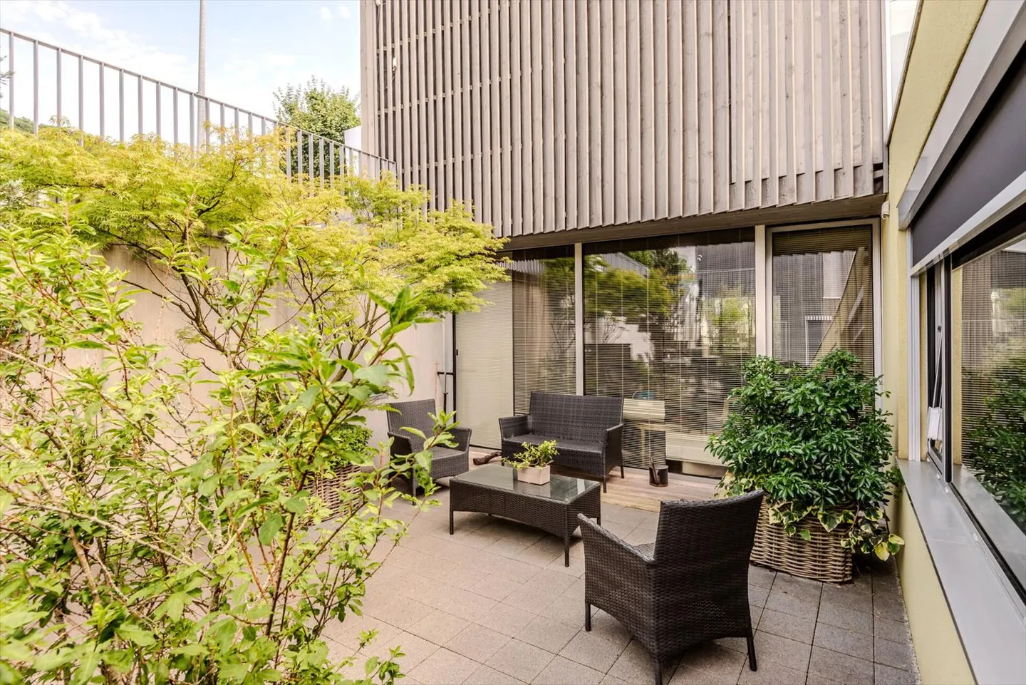 Geräumige zeitgenössische 6,5-Zimmer-Wohnung mit Patio - ca. 208 m² Wohnfläche - Foto 6 von 13