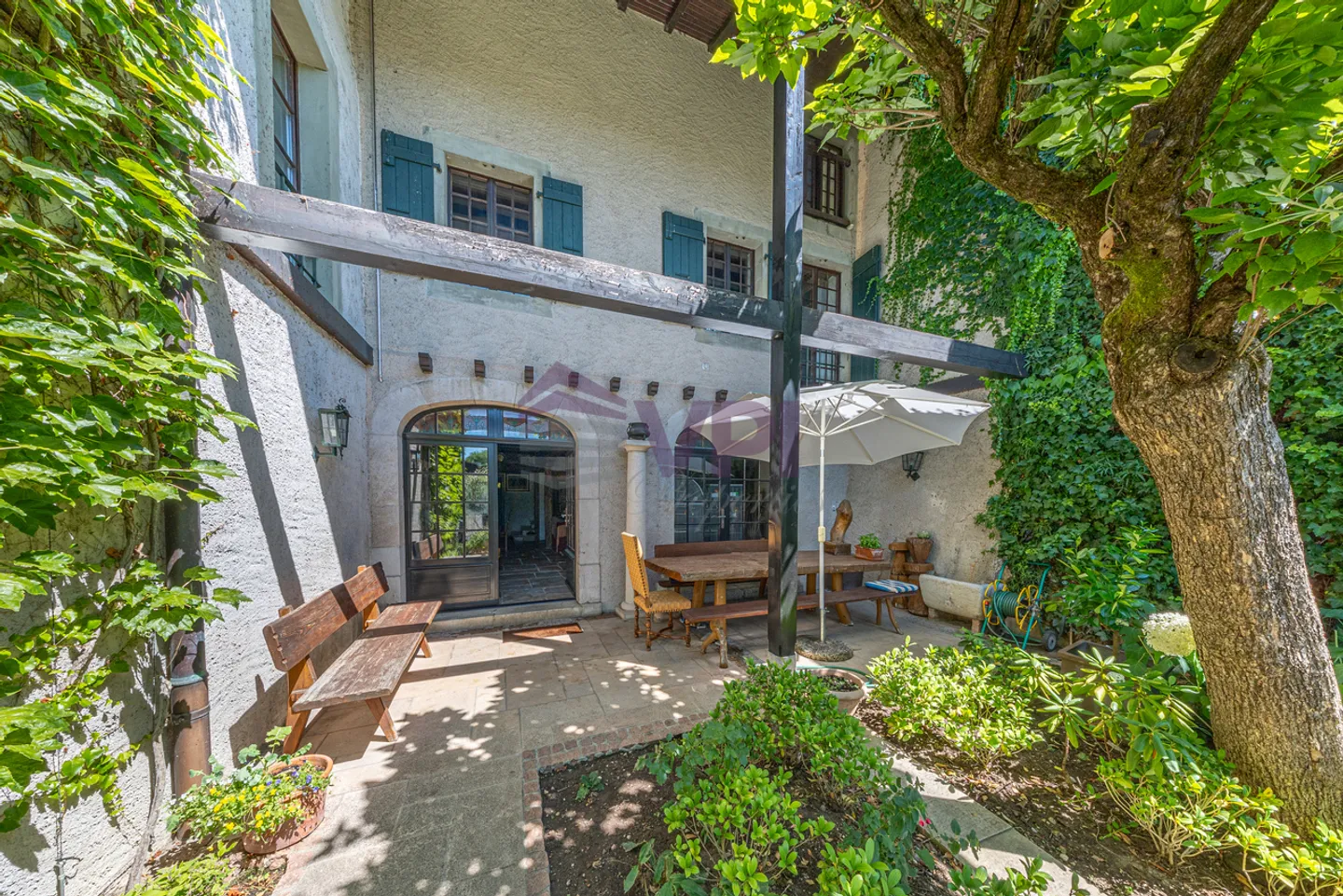 Character Residence - Photo 1 of 17