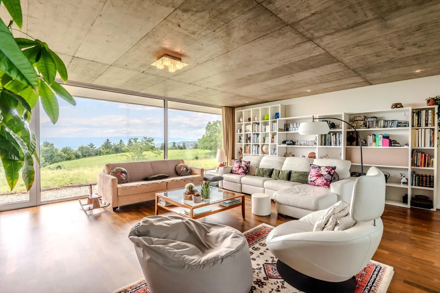 Geräumige zeitgenössische 6,5-Zimmer-Wohnung mit Patio - ca. 208 m² Wohnfläche - Foto 11 von 13